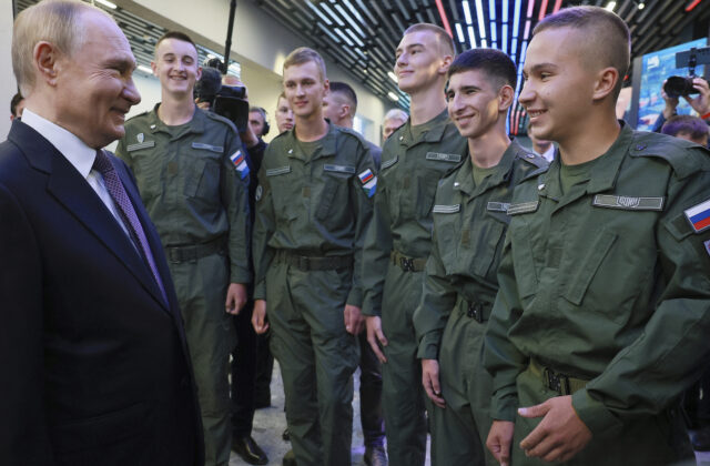 Médiá potvrdili mená viac ako 130-tisíc ruských vojakov zabitých na Ukrajine