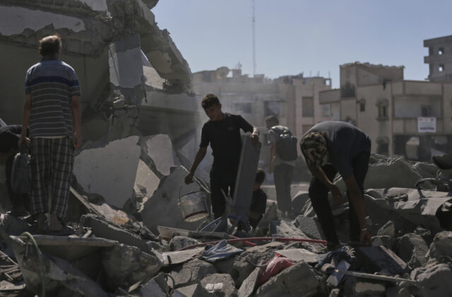 Z mesta Gaza sa evakuovalo viac ako štvrť milióna obyvateľov