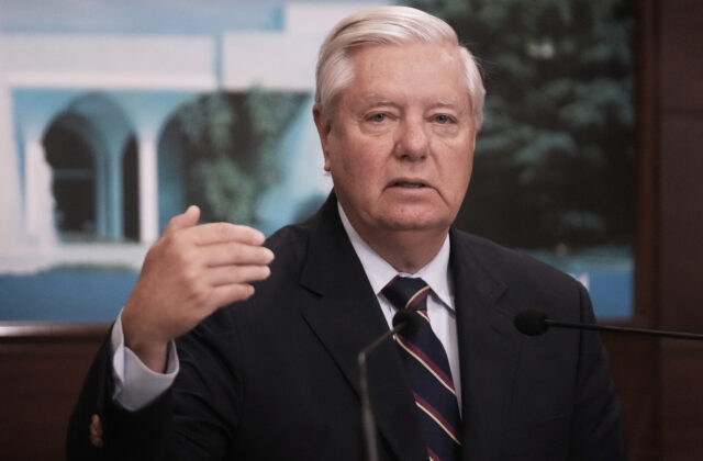 Americký senátor Lindsey Graham vyzval Maďarsko a Slovensko, aby ukončili nákupy ruskej ropy