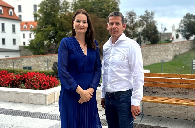 Hamran sa stal poslaneckým asistentom Martiny Bajo Holečkovej, mesačne zarobí vyše 4-tisíc eur