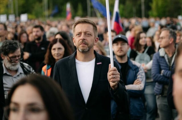 Blanár skritizoval českého ministra. Jeho účasť na proteste v Bratislave označil za zasahovanie do vnútorných vecí – VIDEO, FOTO