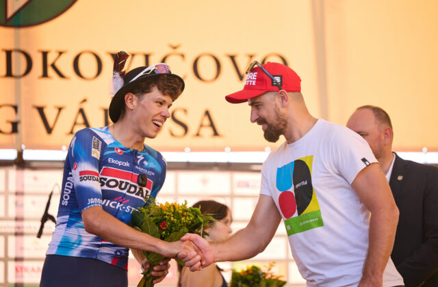 Peter Sagan privítal cyklistov v Sládkovičove, vyzdvihol výkony mladého Slováka