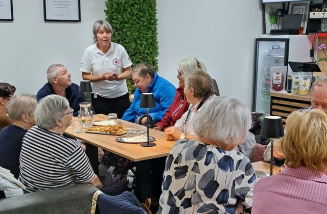 Henkel Slovensko spája udržateľnosť a inklúziu: ďalšie repasované notebooky pomôžu seniorom
