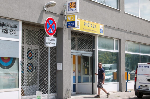 Slovenská pošta plánuje zrušiť pobočky v okresných mestách, zmeny sa dotknú 21 prevádzok