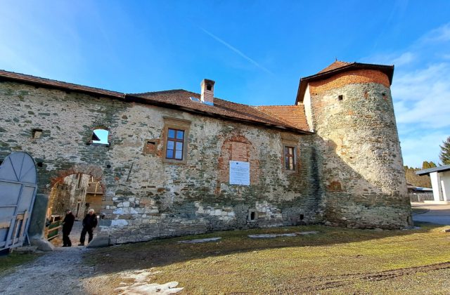 Na hrade v Markušovciach odkrývajú stredovekú studňu, môže priniesť jedinečné objavy o histórii rodu Máriássyovcov