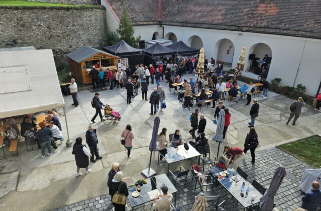 Gaštanové hody na hrade Modrý Kameň prinesú hudbu, remeslá aj tradičné špeciality