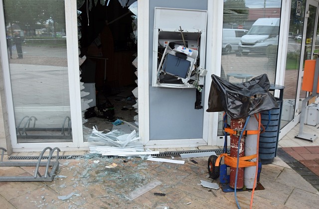 Polícia pátra po mužovi z okresu Galanta, je podozrivý v prípade výbuchu bankomatu v Maduniciach – FOTO