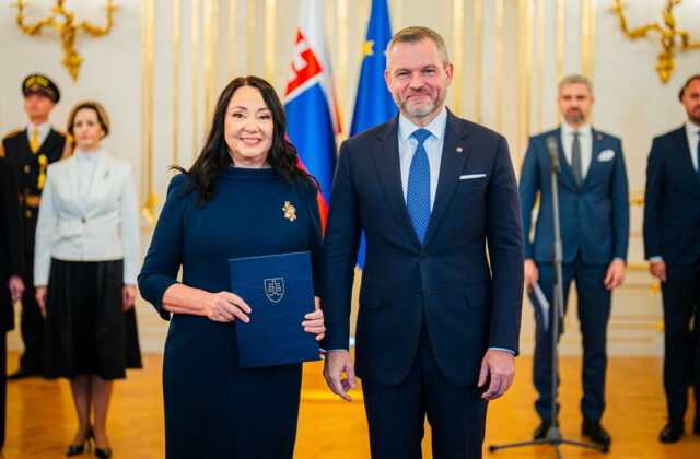 Pellegrini odovzdal poverovacie listiny šiestim novým veľvyslancom, pripomenul im dôležitosť ich úlohy – FOTO