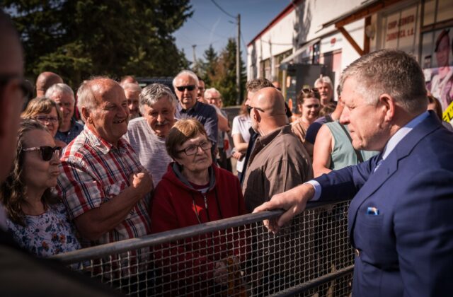 Šimečka je v štátnom prieskume dôveryhodnosti tretí, Fico a Pellegrini sú obľúbení najmä u starších