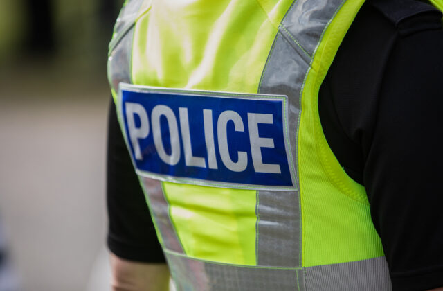 Z vraždy rockera Iana Watkinsa obvinili dvoch mužov