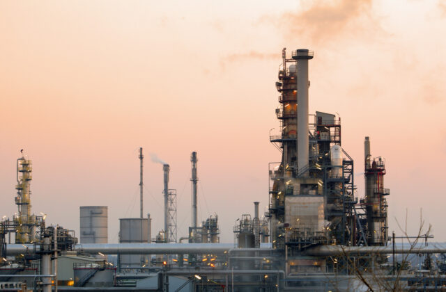 Útok dronov spôsobil požiar v plynárenskom závode v ruskej Orenburskej oblasti