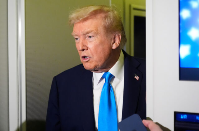 Trump už nechce strácať čas a hovorí o veľkom sklamaní, stretnutie s Putinom tak skoro zrejme nebude