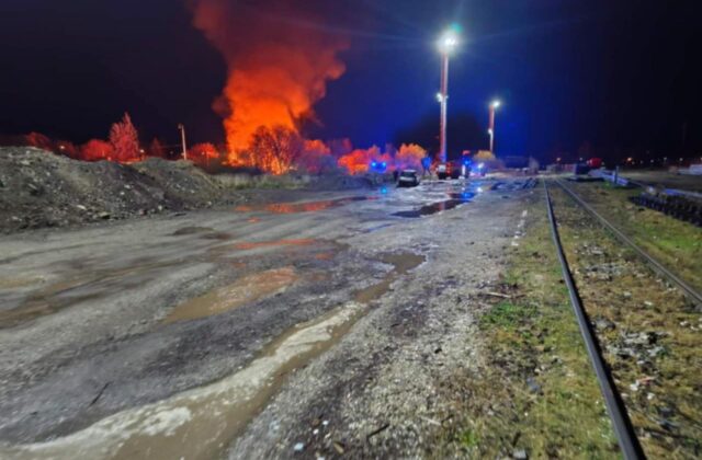 Pre centrum Koľaj 22 v Poprade hľadajú po nočnom požiari nové priestory, spustili aj verejnú zbierku – VIDEO, FOTO
