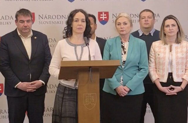 Postavili ste sa proti samotným odkázaným ľuďom, reaguje Tomášovo ministerstvo na vyjadrenia KDH – VIDEO