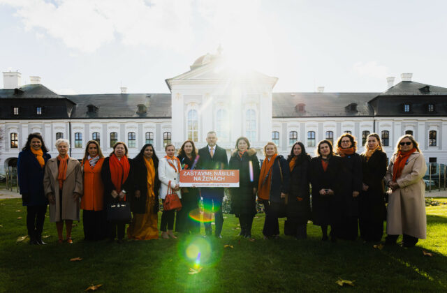 Pellegrini sa pripojil ku kampani Zastavme násilie na ženách, Prezidentský palác sa rozžiari oranžovou farbou