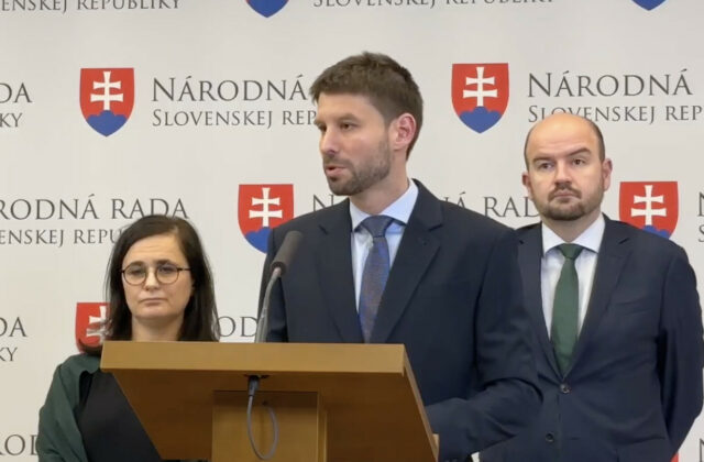 Šimečka odmieta, že PS chce rušiť Benešove dekréty. Tvrdí, že vláda si vyrába umelý konflikt – VIDEO