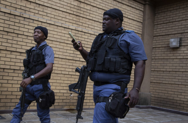 Streľba v juhoafrickom hosteli zabila jedenásť ľudí