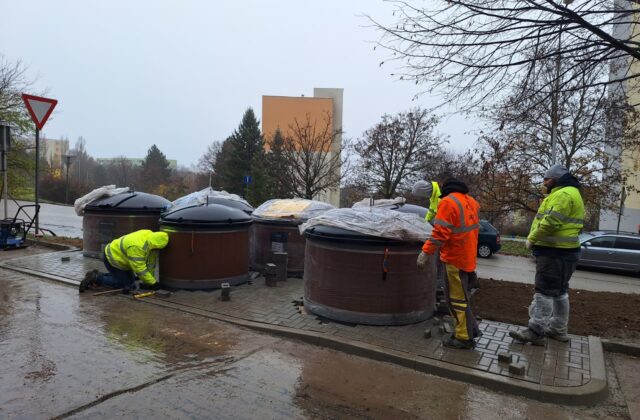 Polopodzemné kontajnery v Nitre pribúdajú, mesto už ich má takmer päťsto – FOTO