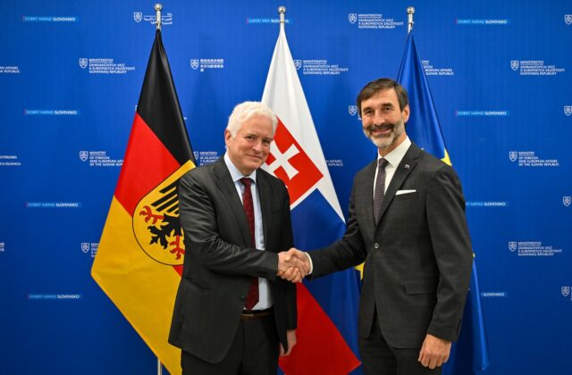 Minister zahraničia Blanár rokoval o ďalšej spolupráci Slovenska a Nemecka s veľvyslancom Kurzom