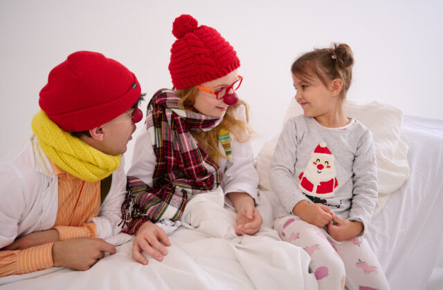 Zdravotní klauni prinesú aj tento rok na detské oddelenia smiechuplné Vianoce