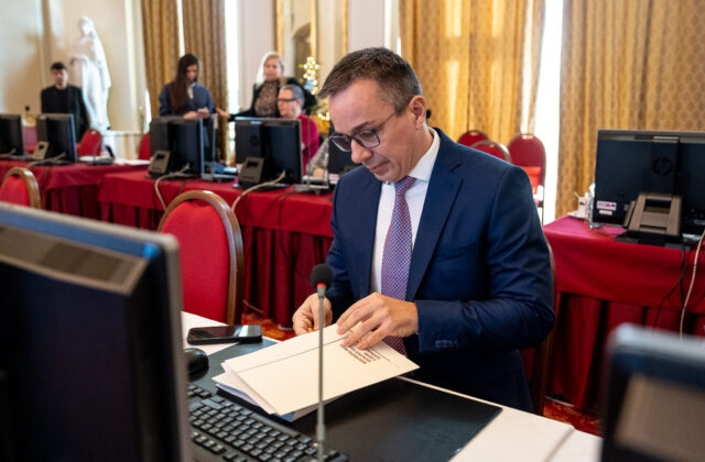 Dva zákony z dielne Tomášovho ministerstva nepôjdu na zrýchlené konanie, vláda ich z parlamentu stiahne