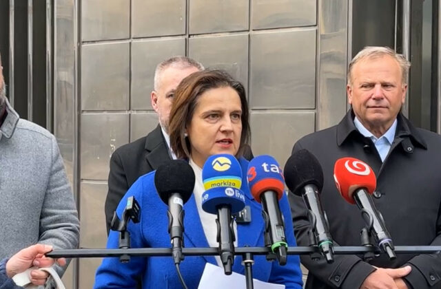 Liberáli podávajú trestné oznámenie pre podozrenie zo sabotáže, zodpovednosť za marenie schôdzí má podľa nich niesť Raši – VIDEO