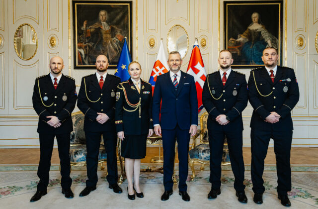 Pellegrini ocenil záchranné zložky, štát podľa neho musí urobiť viac než len poďakovať – VIDEO, FOTO