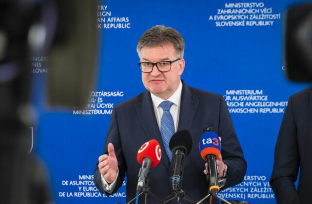 Lajčák odsudzuje to, čo napáchal Epstein, nemiluje Lavrova a poprel stretnutie Fica s Bannonom