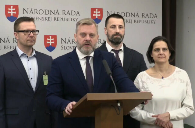 Krúpovi sa nezdá dianie okolo nákupu hasičských vozidiel, chce iniciovať poslanecký prieskum – VIDEO