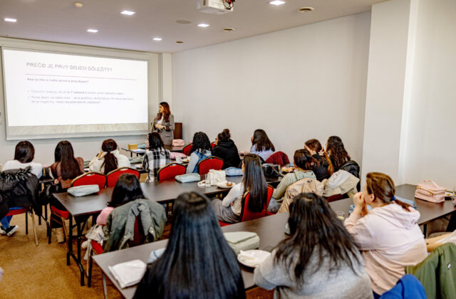 Hodina žene dodáva odvahu vykročiť do života