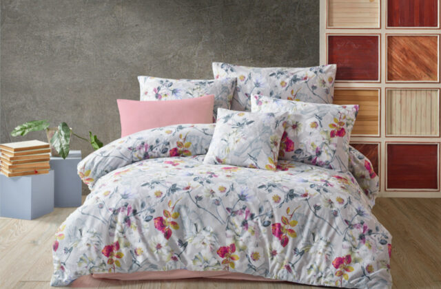 Spálňa v rozkvete: Od drobných vlčích makov až po bohaté kvetinové vzory