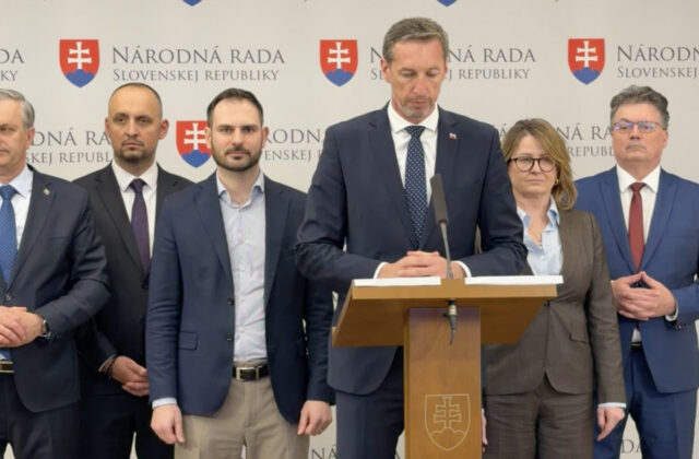 KDH v otvorenom liste Pellegrinimu kritizuje stav parlamentu. Ak sa situácia nezmení, chce odvolať Rašiho – VIDEO