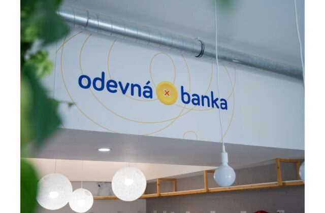 Mnohé jednorodičovské rodiny žijú na hranici chudoby, materiálne im pomáha Odevná banka