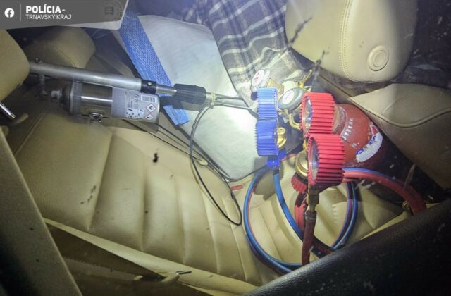 Polícia identifikovala páchateľov výbuchu bankomatu v Dolných Salibách, pátra po 28-ročnom mužovi – FOTO