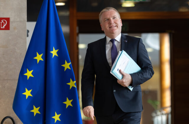 Eurokomisár McGrath navštívil Úrad na ochranu oznamovateľov, diskutoval s jeho predsedníčkou