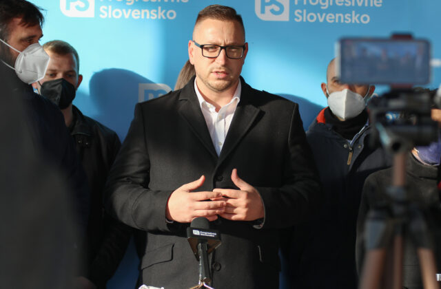 Pekár už nie je členom Progresívneho Slovenska, dôvodom je nejasný pôvod jeho majetku aj nevhodné správanie voči kolegyniam