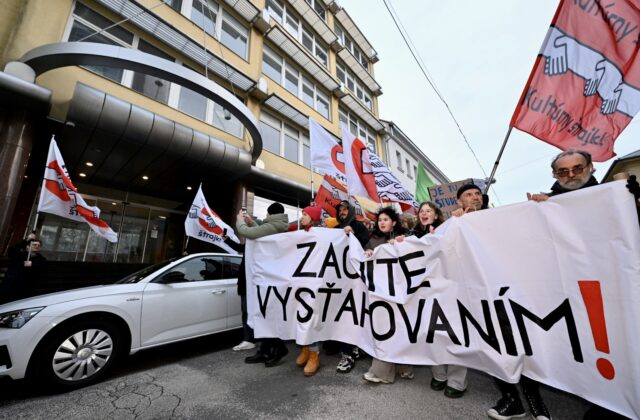Protest Veľká kultúrna mobilizácia v Bratislave má za cieľ zastaviť ministerku Šimkovičovú, pochod obmedzí aj dopravu – FOTO