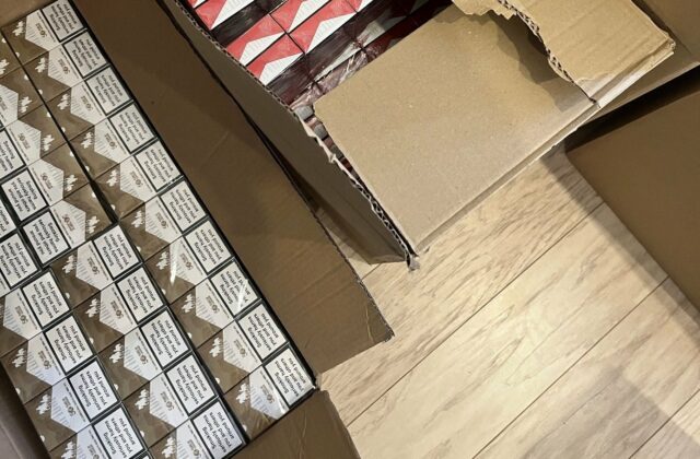 Pri akcii „Cooker“ v Košiciach zaistili colníci státisíce cigariet, ako aj lieh