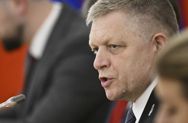 Fico pôjde do Moskvy na oslavy Dňa víťazstva, uvažuje aj nad ústavnou ochranou mieru