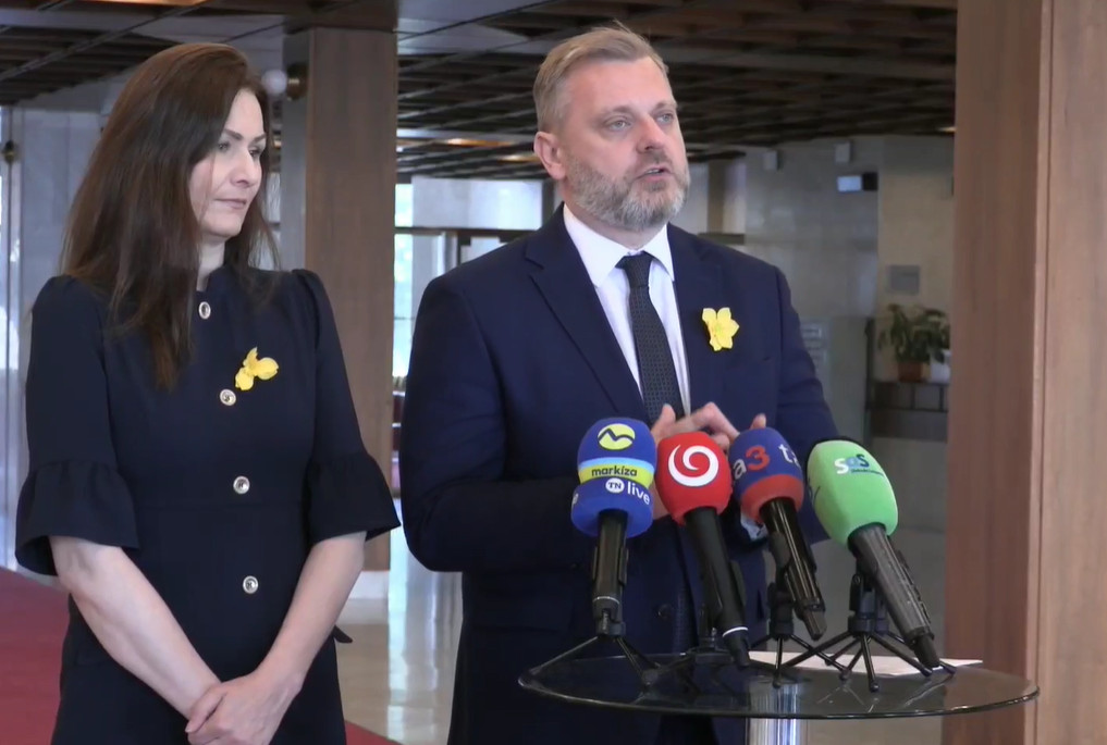 SaS spochybňuje nákup hasičských áut, upozorňuje na podozrivé faktúry – VIDEO