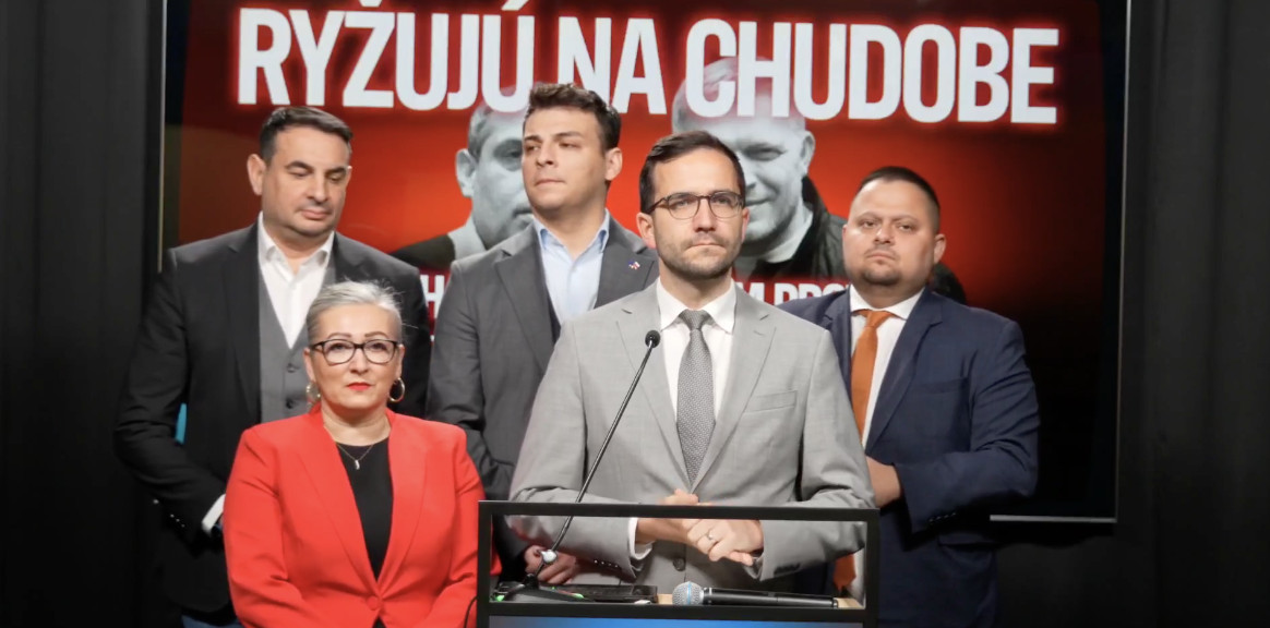 Ficovi ľudia ryžujú na chudobe, európske peniaze na pomoc Rómom sa podľa matovičovcov zneužívajú – VIDEO