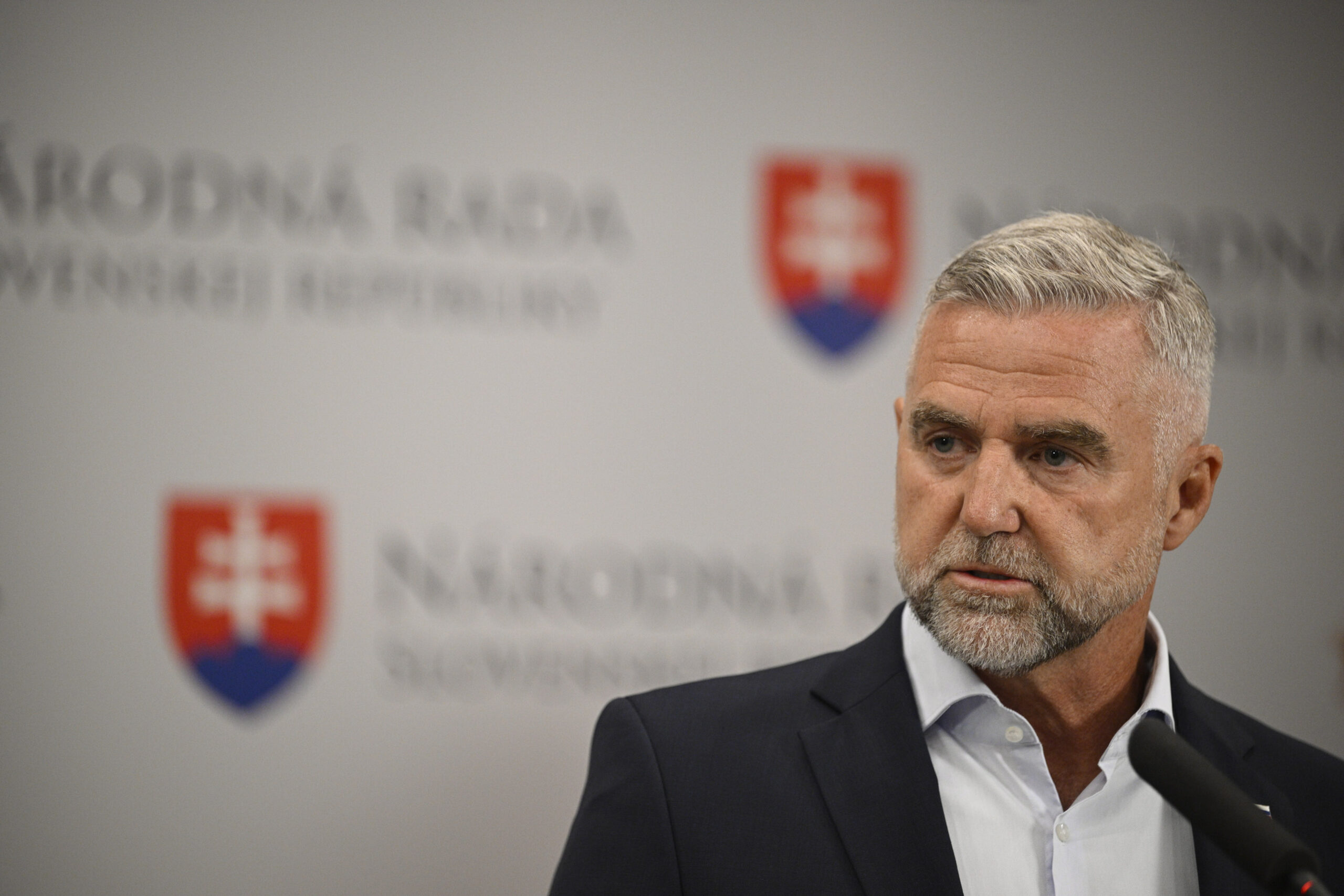 Zrušenie voľby poštou zo zahraničia ide do prvého čítania, Gašpar stojí za správnosťou návrhu