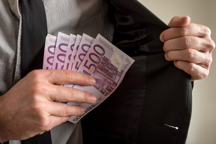 Zamestnankyne úradu práce v Pezinku zneužili systém pomoci počas pandémie, vznikla škoda viac ako pol milióna eur