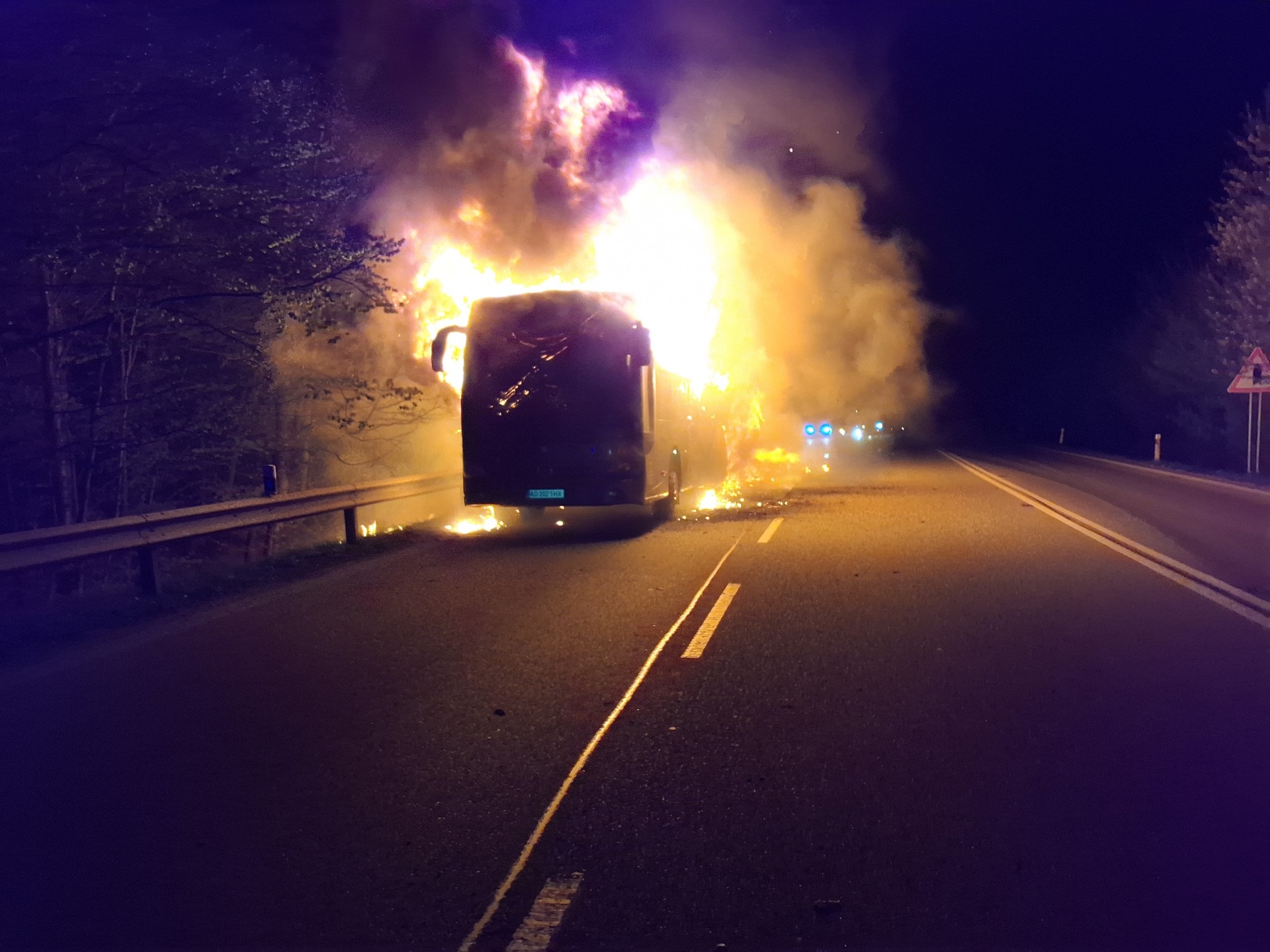 Na Dargovskom kopci horel autobus plný cestujúcich – FOTO