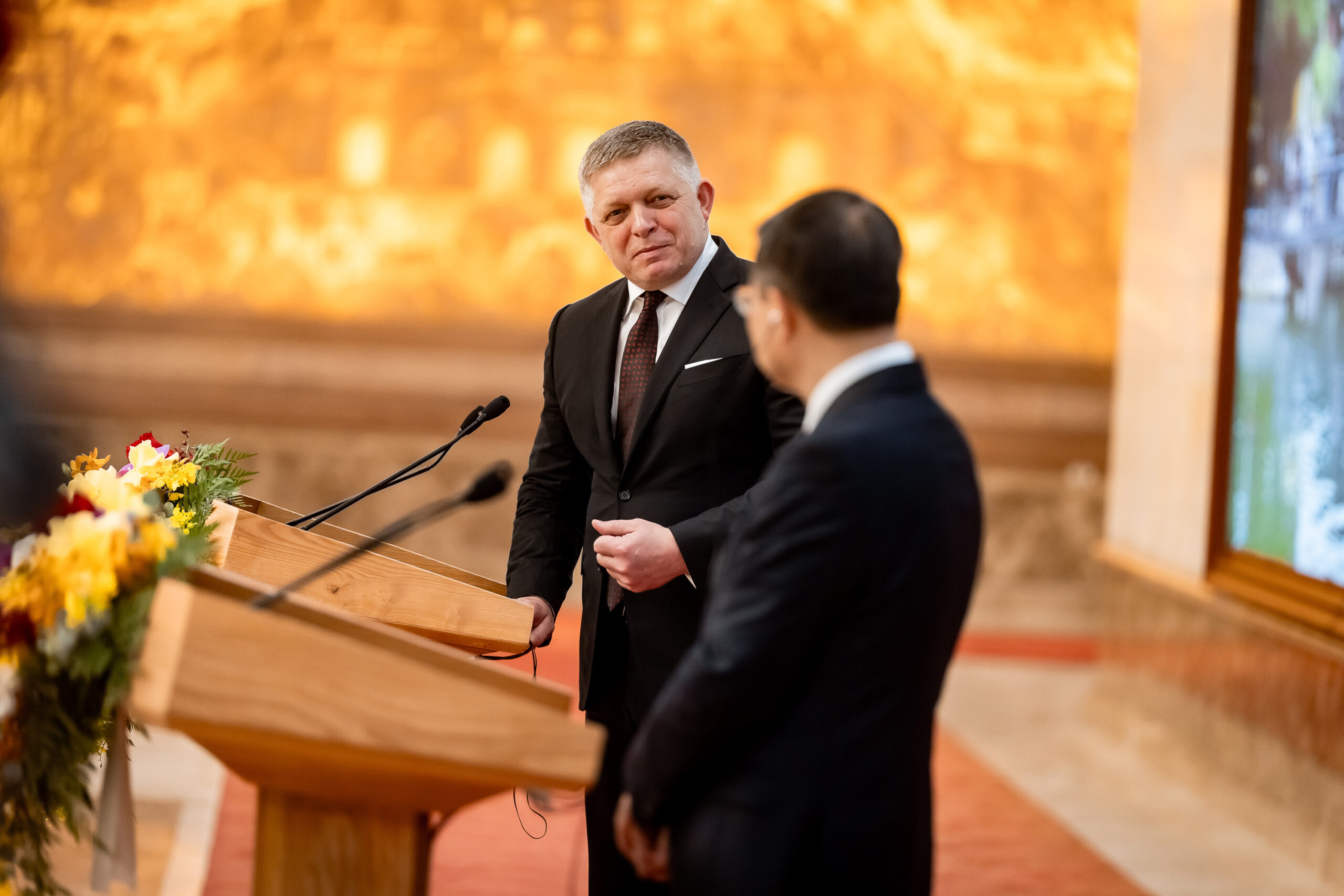 Priame lety aj jadro. Čo priniesla Ficova 30-hodinová návšteva Vietnamu? – VIDEO, FOTO