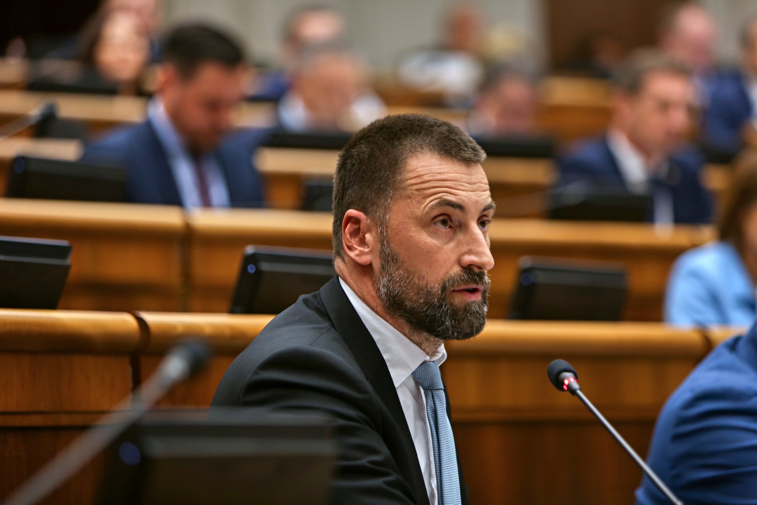 Viskupič z liberálov kandiduje za starostu v Šúrovciach, funkciu by vykonával za minimálnu mzdu