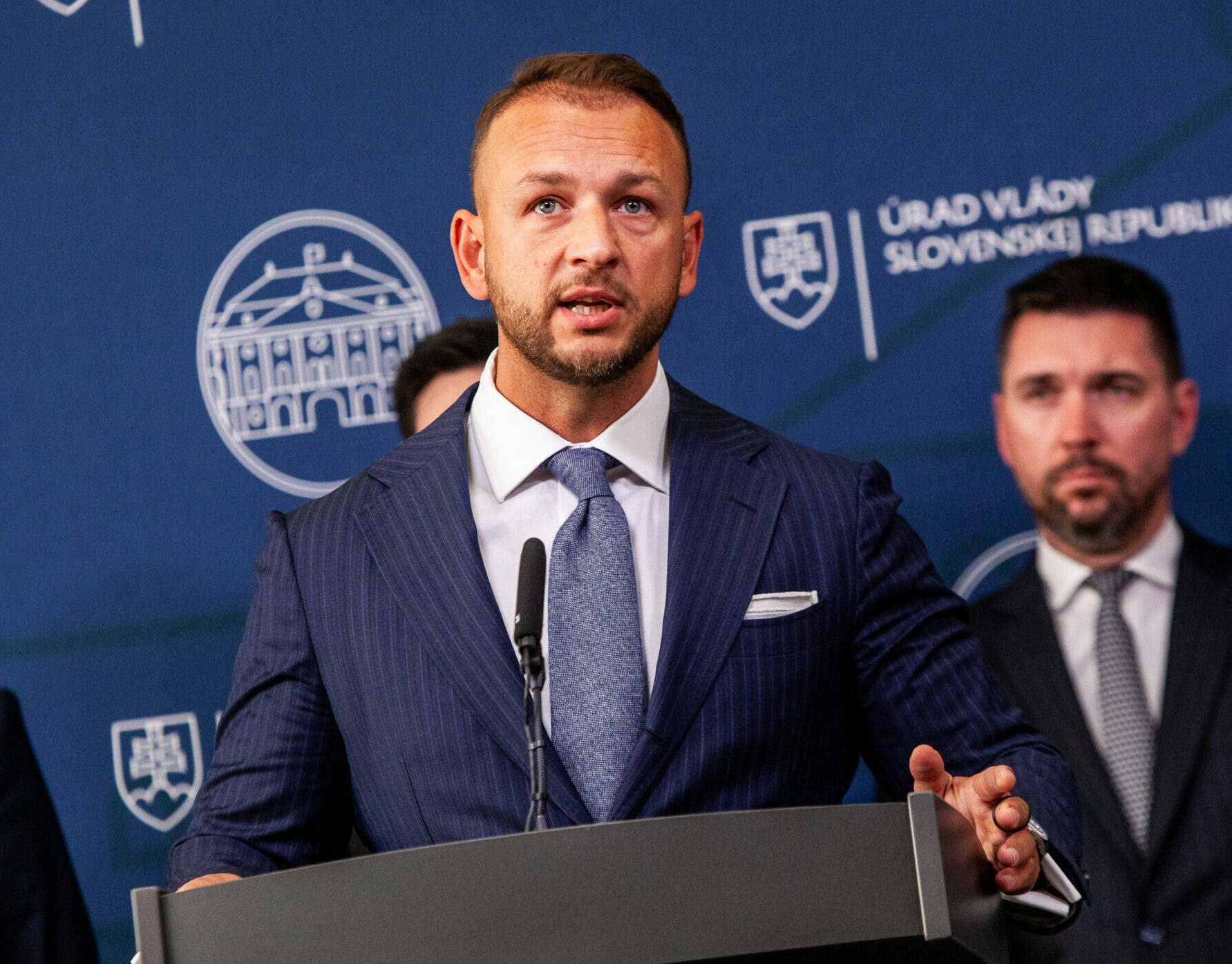 Dopravní policajti majú k dispozícii nové autá za takmer 30-tisíc eur, rezort Šutaja Eštoka hovorí o výraznej úspore