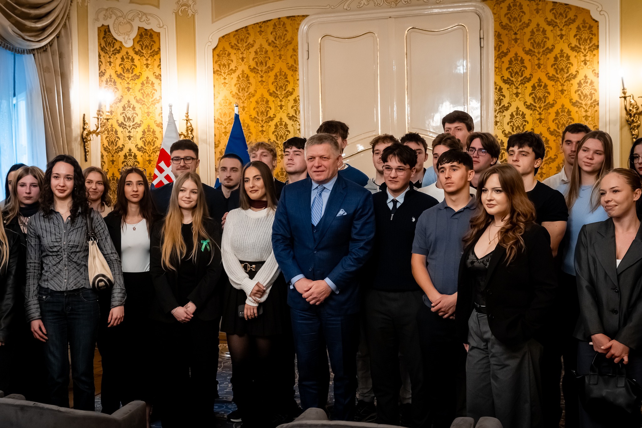 Fico na diskusii so študentmi zdôraznil, že skutočná sila sa začína doma, nie v Bruseli – VIDEO, FOTO