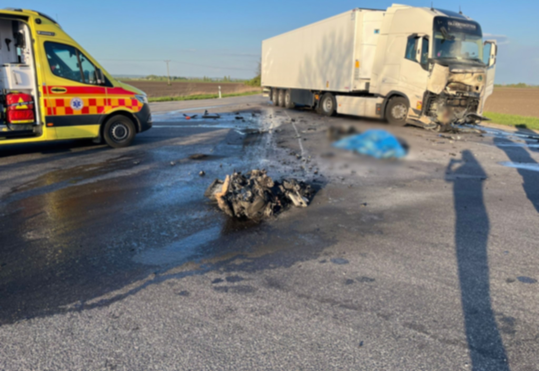 Motorkár sa pri Nových Zámkoch zrazil s kamiónom, nehodu neprežil