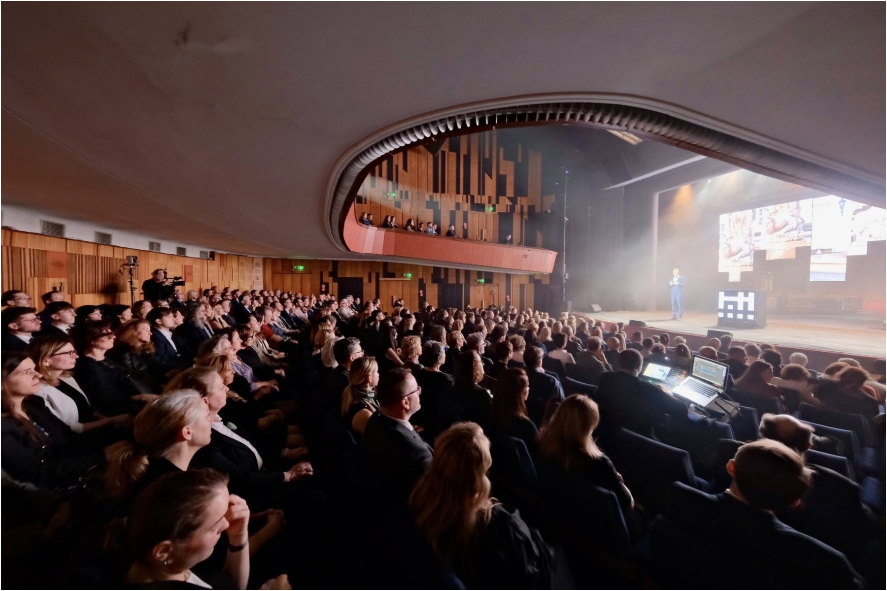 Cenu primátora Bratislavy si prevzalo osem osobností, zaslúžili sa o kultúrny aj spoločenský rozvoj mesta – FOTO
